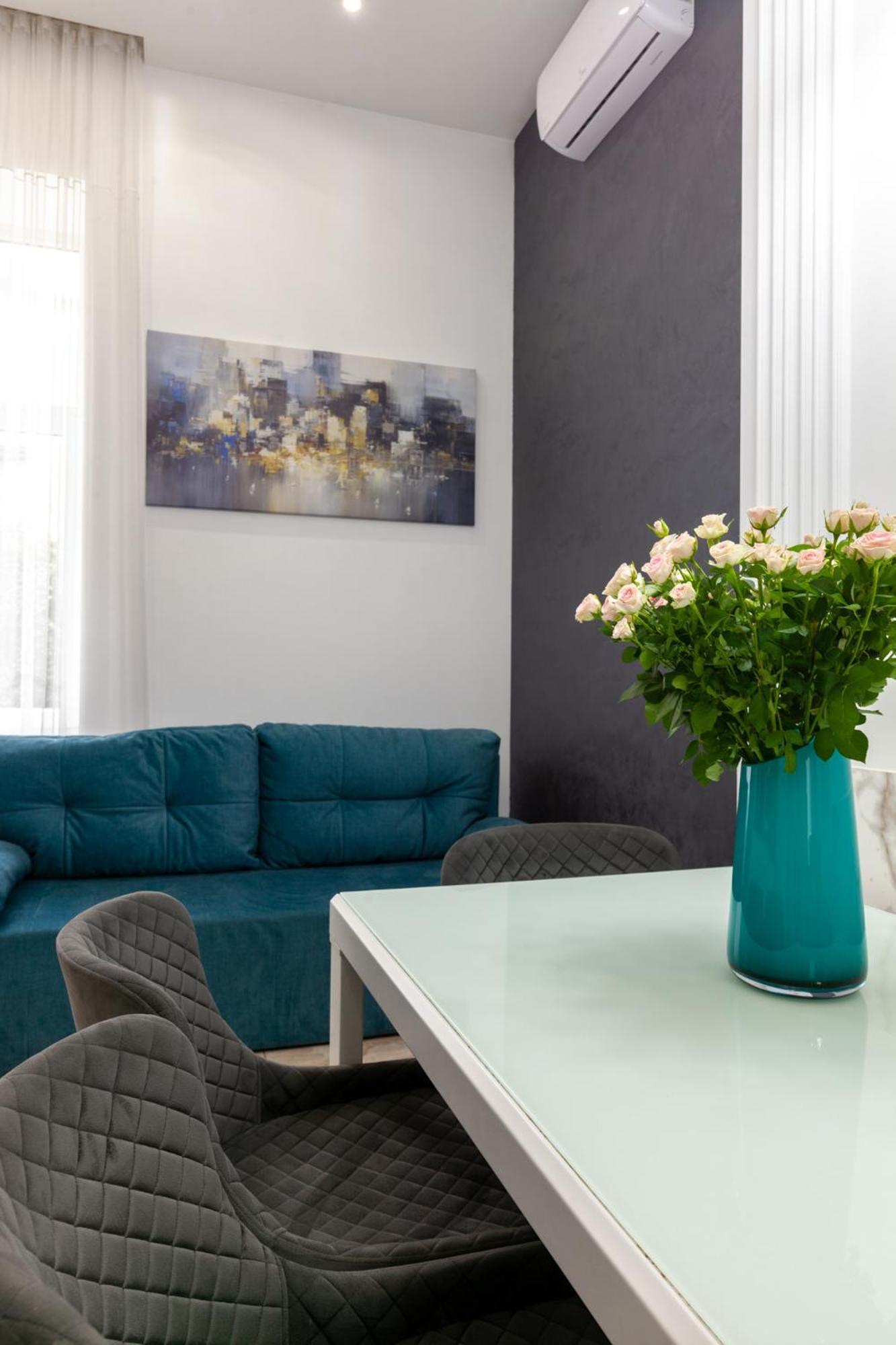 Royal Apartment On Franka 28 Λβιβ Εξωτερικό φωτογραφία
